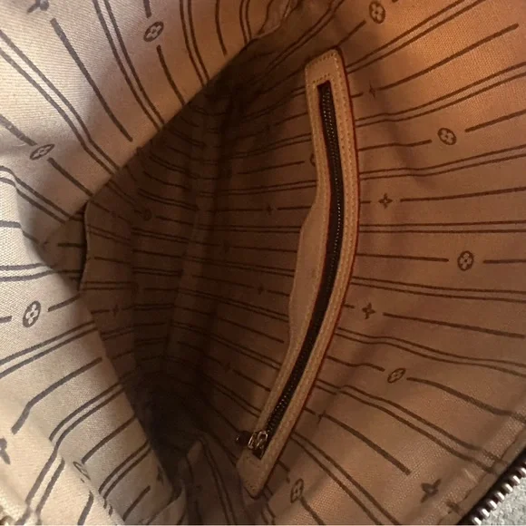 Classic Monogram clutch - Picture 5 of 7